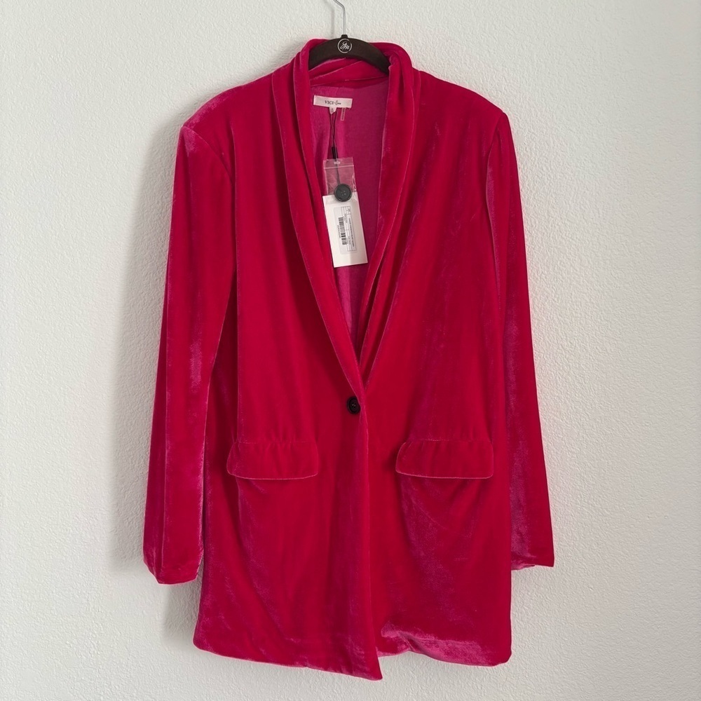 NWT Vici Women's Size Small Fuchsia Pink Chicest Pocketed Velvet Blazer